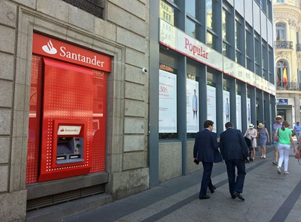 Banco Popular tas upp i Santander i sin helhet till juni 2019.