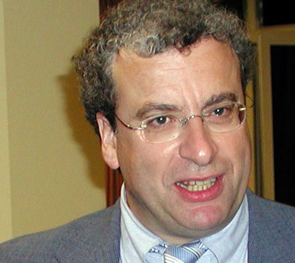 Jos&eacute; Mar&iacute;a Calleja fotograferad av Sydkusten vid ett f&ouml;redrag p&aring; Hotel Incosol i Marbella 2003.