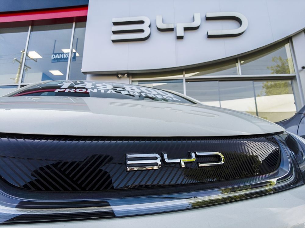 Planen omfattar investeringar p&aring; 30 miljarder euro under de kommande fem &aring;ren och ska locka batteritillverkare och nya bilfabriker som kinesiska BYD.