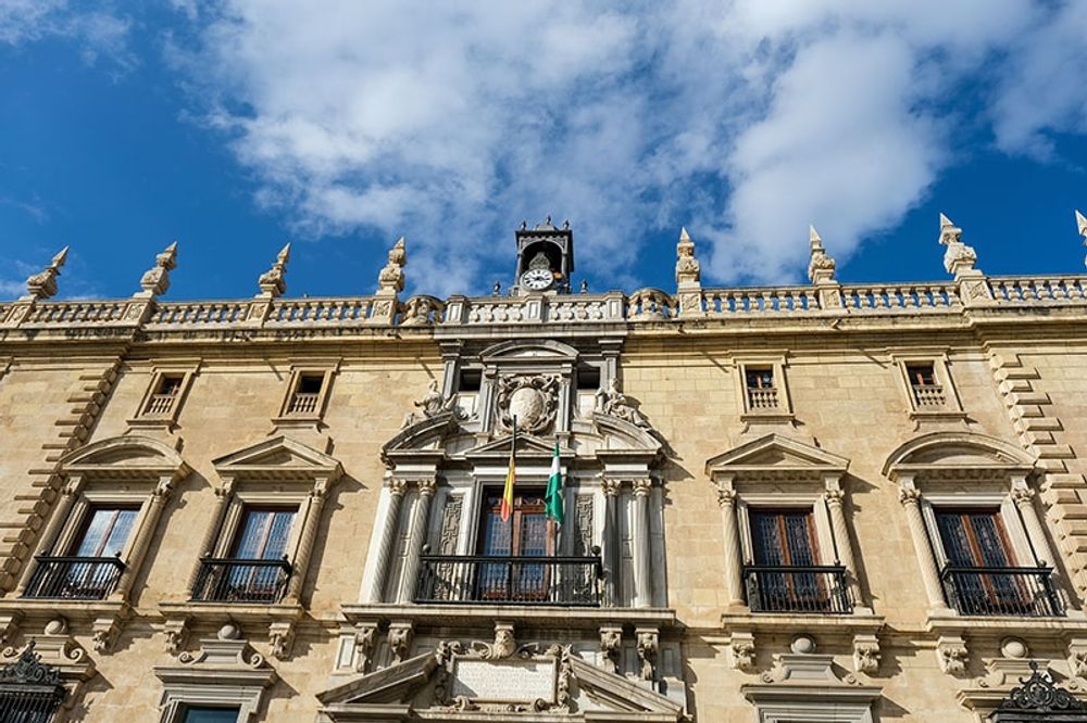 Andalusiska regiondomstolens huvuds&auml;te i Granada.