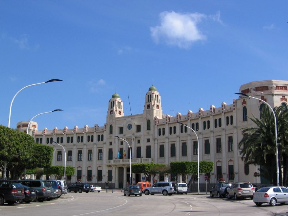 Ett av tornen i r&aring;dhuset i Melilla m&aring;ste rivas i sin helhet.