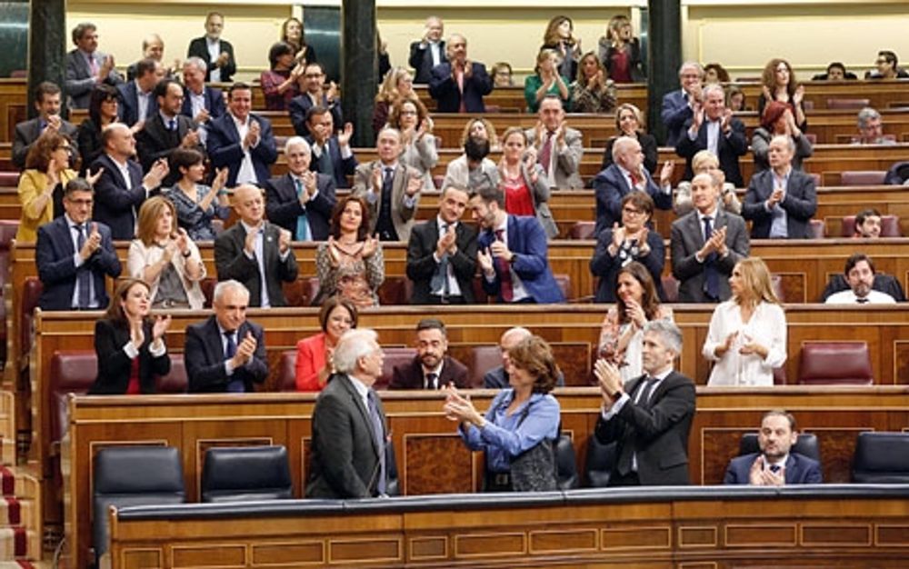 Ett av de senaste bottennappen i riksparlamentet var den p&aring;st&aring;dda spottloskan mot utrikesministern Josep Borrell.