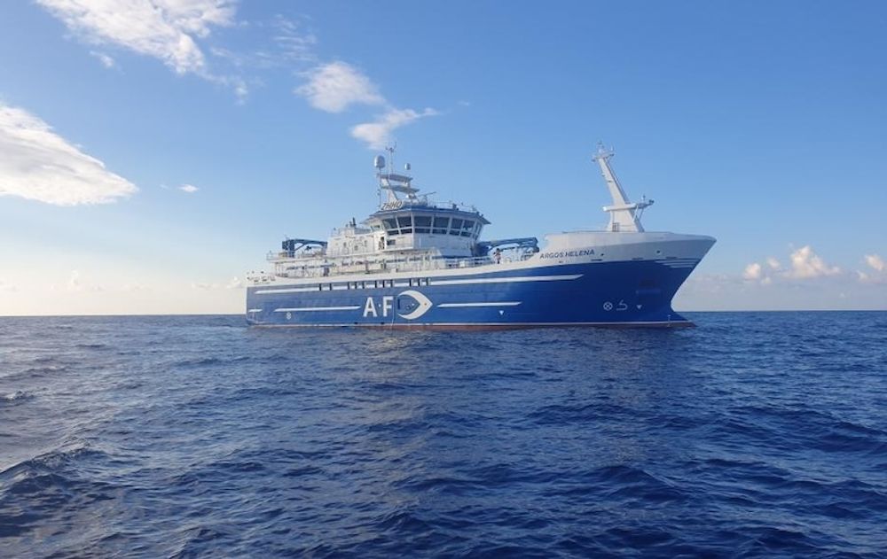 Fiskeb&aring;ten Argos Georgia tog in vatten och f&ouml;rliste i h&aring;rd sj&ouml;. Foto: Argos Froyanes