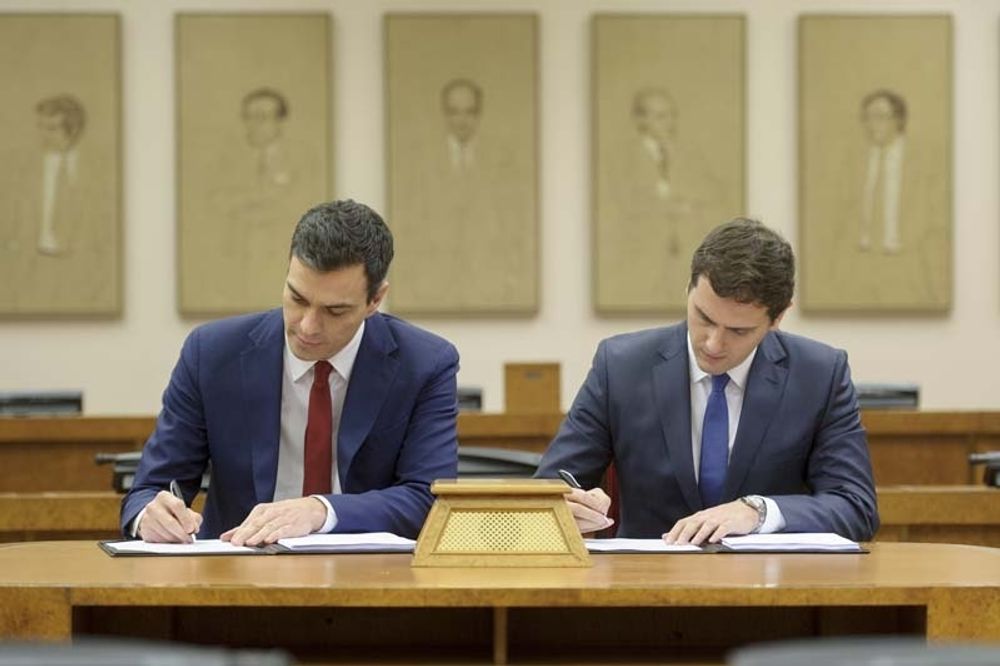 S&aacute;nchez och Rivera undertecknade f&ouml;r tre &aring;r sedan ett koalitionsavtal till ingen nytta, men nu n&auml;r de har majoritet tillsammans &auml;r detta uteslutet, &aring;tminstone f&ouml;r Ciudadanos.