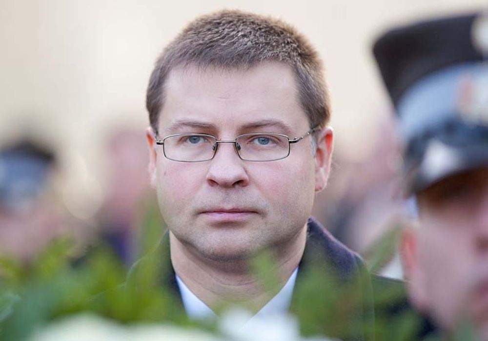 Valdis Dombrovskis uppges ha tagit emot sex miljoner euro f&ouml;r att uttala sig positivt om ett sj&auml;lvst&auml;ndigt Katalonien.