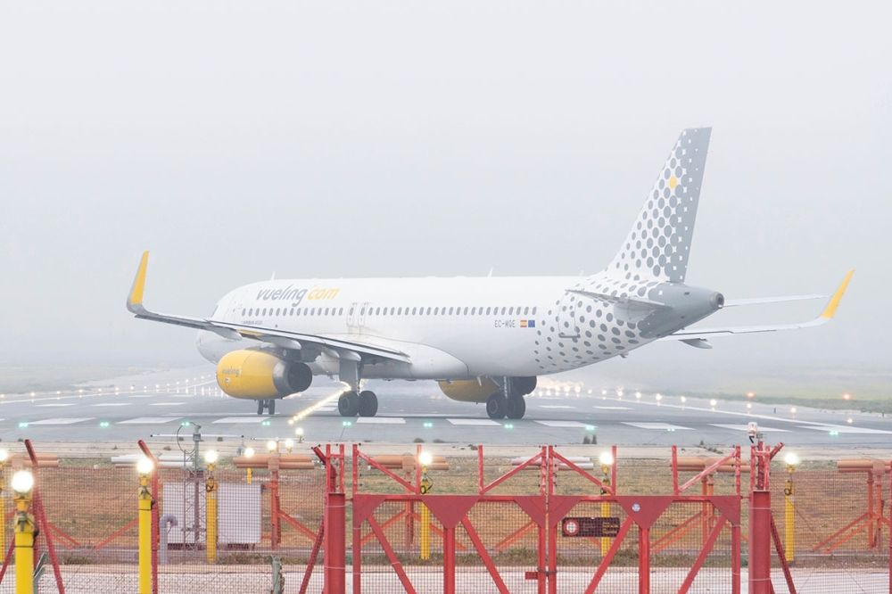 En kvinna fick inte flyga hem fr&aring;n Sevilla eftersom flygkaptenen inte till&auml;t litiumbatteriet till hennes elrullstol, trots tidigare godk&auml;nnande fr&aring;n Vueling