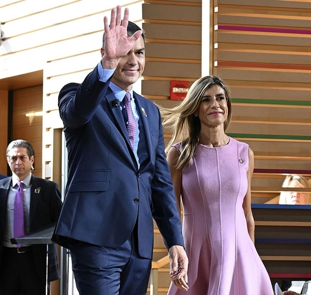Med bara n&aring;gra dagars mellanrum har paret S&aacute;nchez-G&oacute;mez presenterat var sin st&auml;mningsans&ouml;kan mot utredningsdomaren Juan Carlos Peinado.