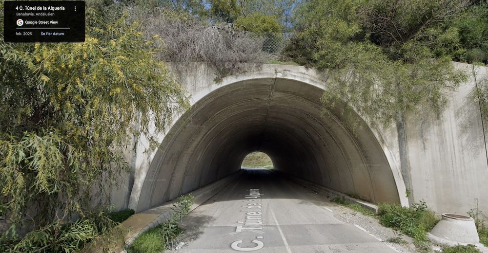 Olyckan skedde i tunneln vid omr&aring;det La Alquer&iacute;a, i Benahav&iacute;s kommun. Foto: Google Street View.