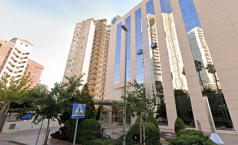 Sjukhuset Imed Levante i Benidorm. Foto: Google Maps