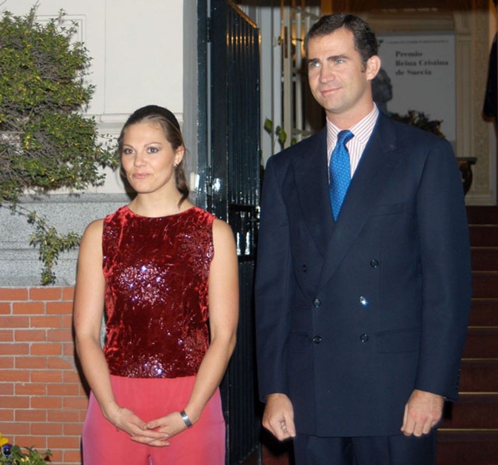 Kronprinsessan Victoria med d&aring;varande kronprinsen Felipe vid Sveriges ambassad i Madrid 2003. Foto: Svensk-Spanska Handelskammaren