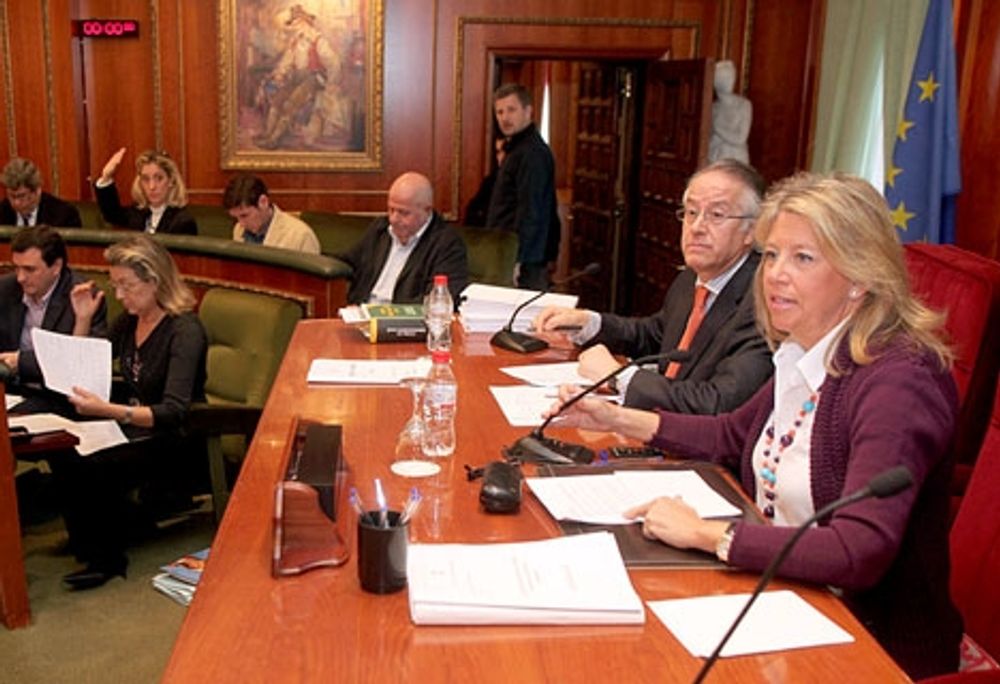 &Aacute;ngeles Mu&ntilde;oz (PP) ser ut att &aring;terf&aring; makten i Marbella, drygt tv&aring; &aring;r senare.
