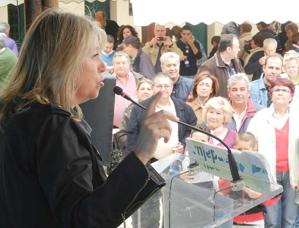 Marbellas borgm&auml;stare &Aacute;ngeles Mu&ntilde;oz vill ha in minst 5 000 nya mantalsskrivna i kommunen.