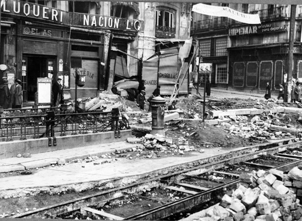 Omkring en fj&auml;rdedel av de bomber som f&auml;lldes under spanska inb&ouml;rdeskriget exploderade aldrig och fortfarande &aring;terfinns pj&auml;ser regelbundet. Foto: Museo Reina Sof&iacute;a