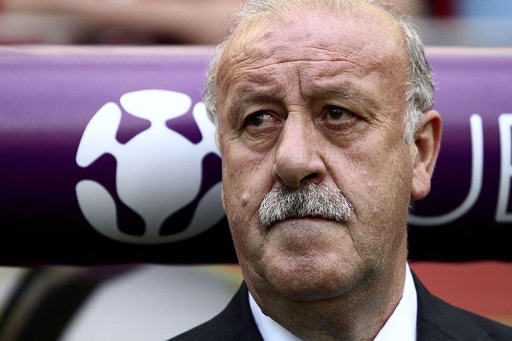 Vicente del Bosque st&auml;ller upp oavl&ouml;nat f&ouml;r att st&auml;rka Spanska fotbollsf&ouml;rbundets anseende.