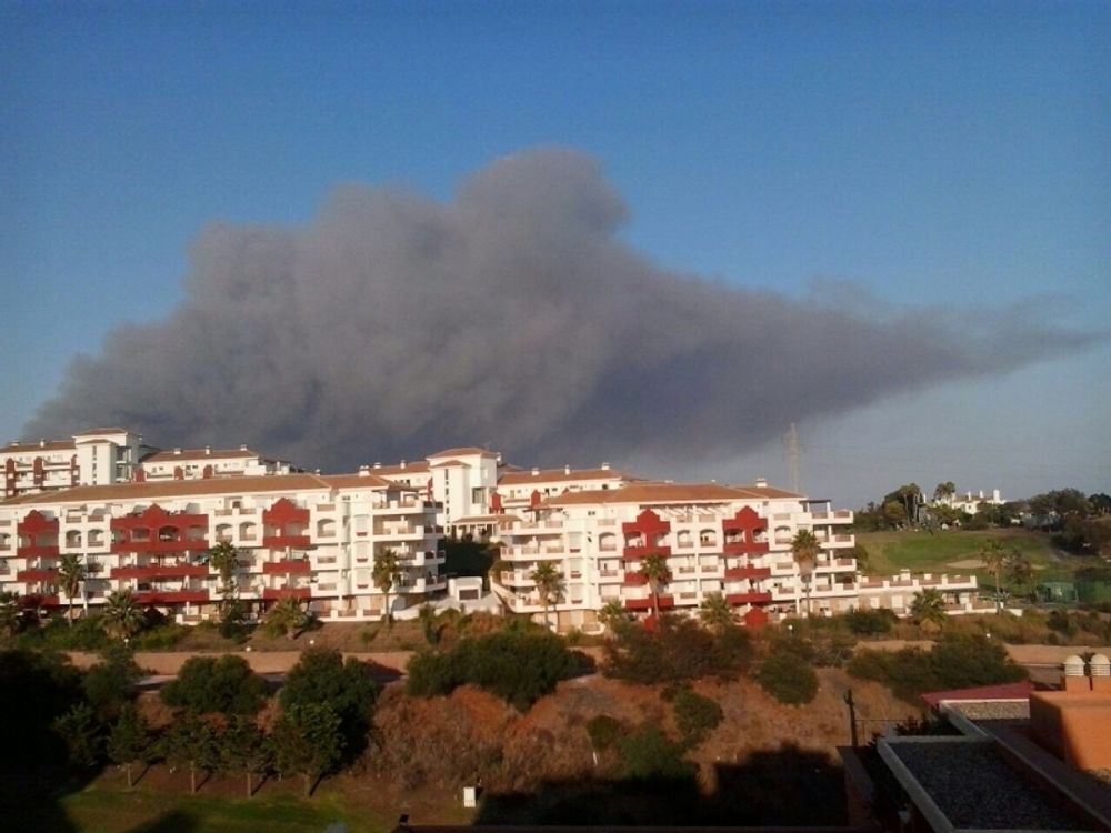 Tjocka r&ouml;kmoln syns bland annat vid Miraflores Golf, i Mijas Costa. Foto: Jos&eacute; Antonio S&aacute;nchez Ben&iacute;tez
