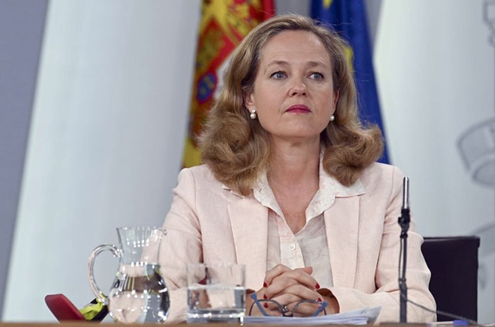 Finansministern Nadia Calvi&ntilde;o anser att konsekvenserna av coronakrisen kommer att vara begr&auml;nsade.