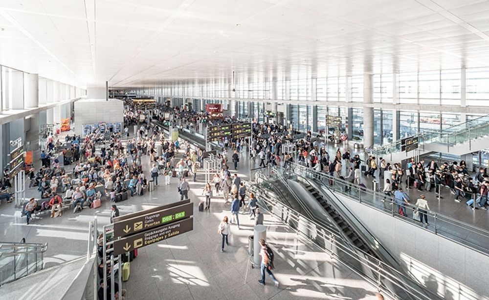 V&auml;nthallen i terminal 3 p&aring; M&aacute;laga flygplats.