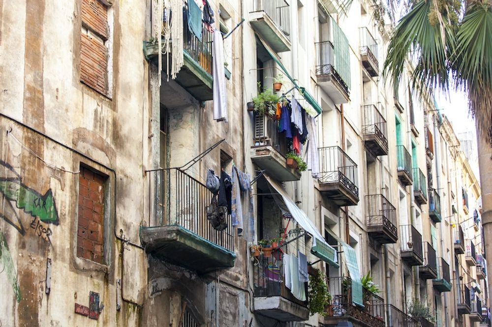 Fattigdomen &ouml;kar i Spanien. Som en tillf&auml;llig l&ouml;sning har regeringen f&ouml;rbjudit vr&auml;kning av ekonomiskt s&aring;rbara familjer.