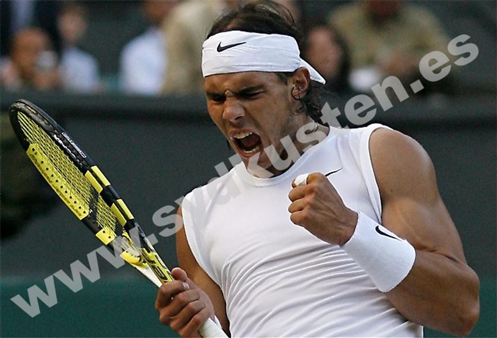 Rafael Nadal skrev ett nytt stycke spansk tennishistoria n&auml;r han 6 juli besegrade v&auml;rldsettan Roger Federer i den l&auml;ngsta Wimbledonfinalen n&aring;gonsin. Foto: www.rafael-nadal.net