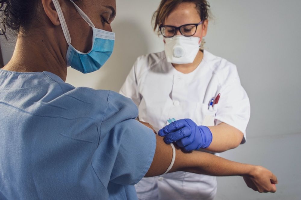 Hittills har 100.000 personer i Spanien vaccinerats mot Covid-19, vilket utg&ouml;r knappt 0,2 procent av befolkningen.