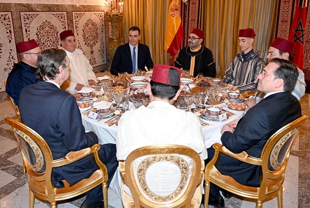 Datumen d&aring; bland annat Pedro S&aacute;nchez utsattes f&ouml;r intr&aring;ng i sin mobil sammanfaller med den diplomatiska krisen med Marocko.