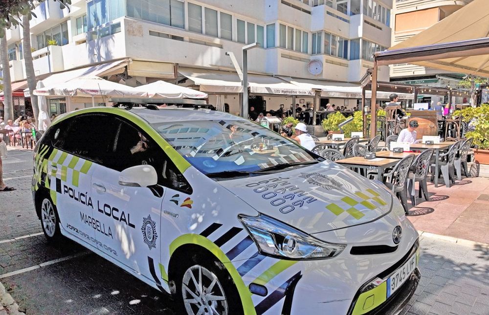 Polisen i Marbella utreder tv&aring; skottlossningar p&aring; bara drygt ett dygn.