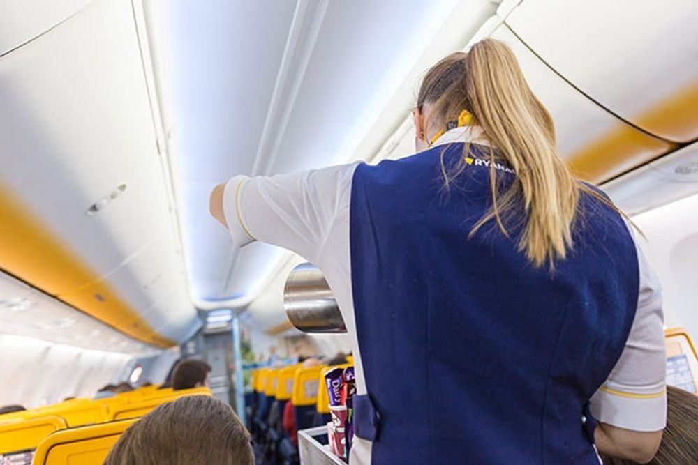 Ryanair&acute;s kabinpersonal stationerad i Spanien kr&auml;ver att lyda under spansk lag.