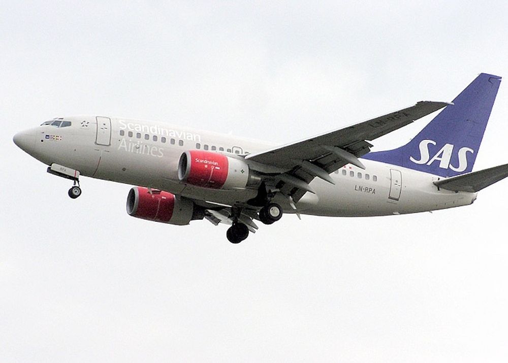 Omkring 70 000 SAS-resen&auml;rer drabbas under fredagen och ytterligare 100 000 riskerar inst&auml;llda flyg till helgen. Foto: Adrian Pingstone/WIkimedia Commons