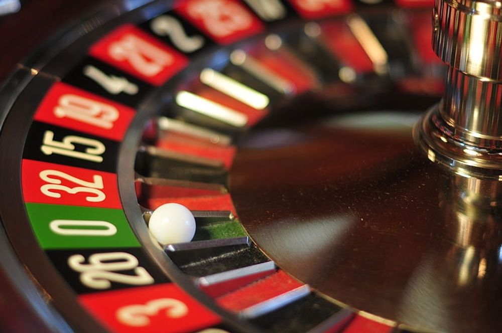 El Confidencial uppger att Urdangar&iacute;n nyligen setts spela bort tusentals euro p&aring; casino, i London.