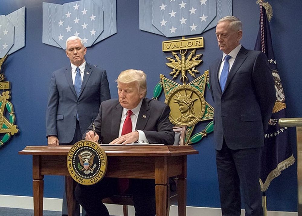 Regeringen reagerar best&auml;mt p&aring; den amerikanska administrationens annonserade tariffer p&aring; flera av Spaniens fr&auml;msta exportprodukter. Foto: James Mattis/Wikimedia Commons