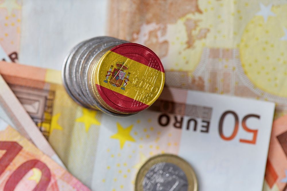 IMF varnar f&ouml;r att Spaniens statsskuld fastnar &ouml;ver 90 procent av BNP fram till 2030, trots god tillv&auml;xt i nul&auml;get och en inflation som &auml;r under kontroll.