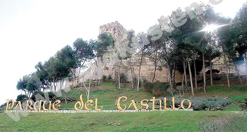 P&aring; Castillo de Sohail i Fuengirola anordnas utomhuskonserter alla fredagar under hela juli, bland annat med Paco de Luc&iacute;a. I augusti anordnas dessutom en medeltidsmarknad som &ouml;ppnar klockan 17 p&aring; eftermiddagen.