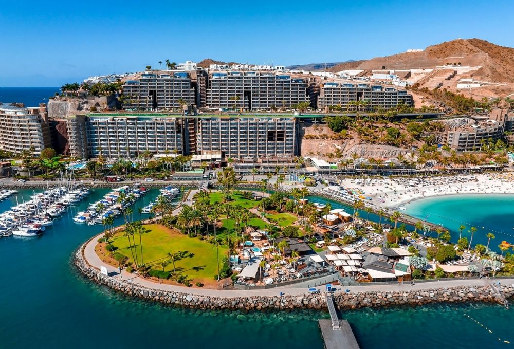 Till skillnad fr&aring;n &ouml;vriga Spanien noterar Kanarie&ouml;arna ingen som helst avmattning av turismen denna sommar.
