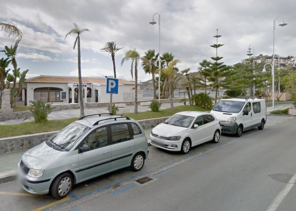 Bl&aring;zonerna &auml;r inte i drift under p&aring;sken i Almu&ntilde;&eacute;car och La Herradura. Foto: Google Maps