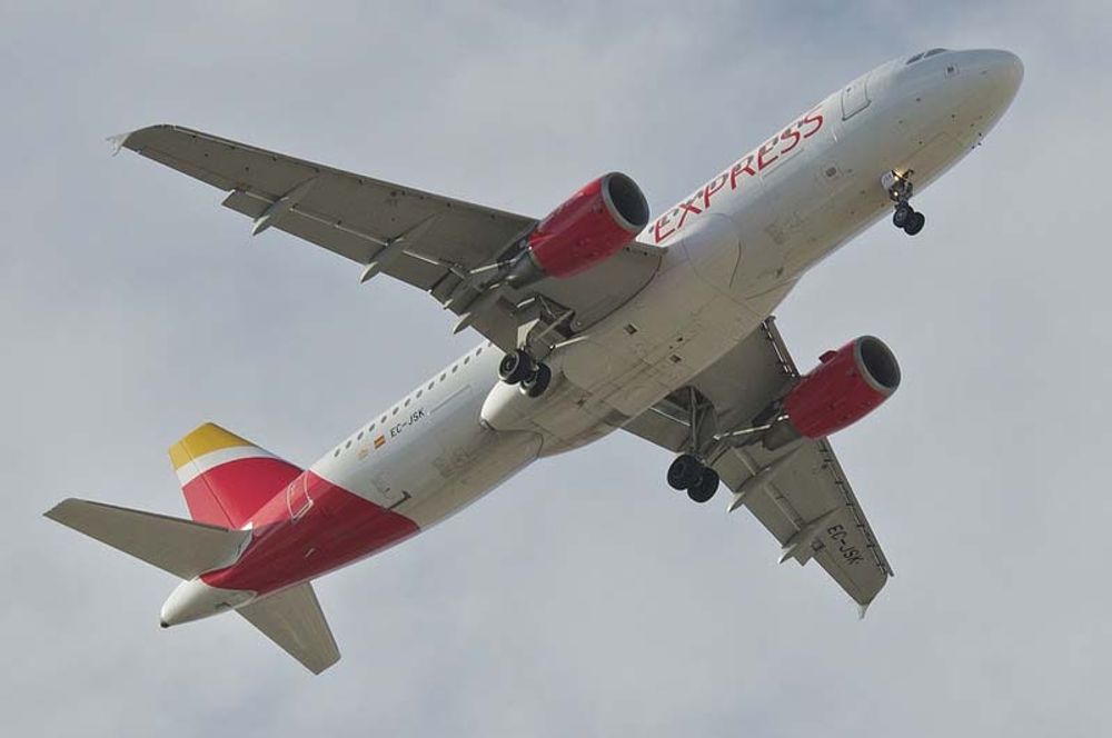 Iberia har lovat piloterna att begr&auml;nsa satsningen p&aring; l&aring;gprissektionen Iberia Express. Foto: Aero Icarus