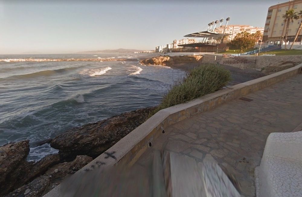 Olyckan uppges ha intr&auml;ffat p&aring; stranden El Sill&oacute;n, bredvid fyren i Torrox. Foto: Google maps