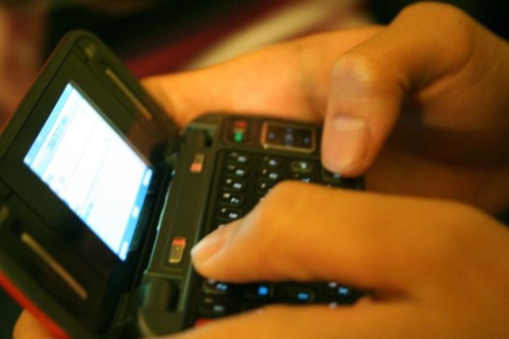 Telef&oacute;nica, Vodafone och Orange d&ouml;ms till sammanlagt 120 miljoner euro i b&ouml;ter f&ouml;r att ha avtalat SMS-priser mellan 2000 och 2009.