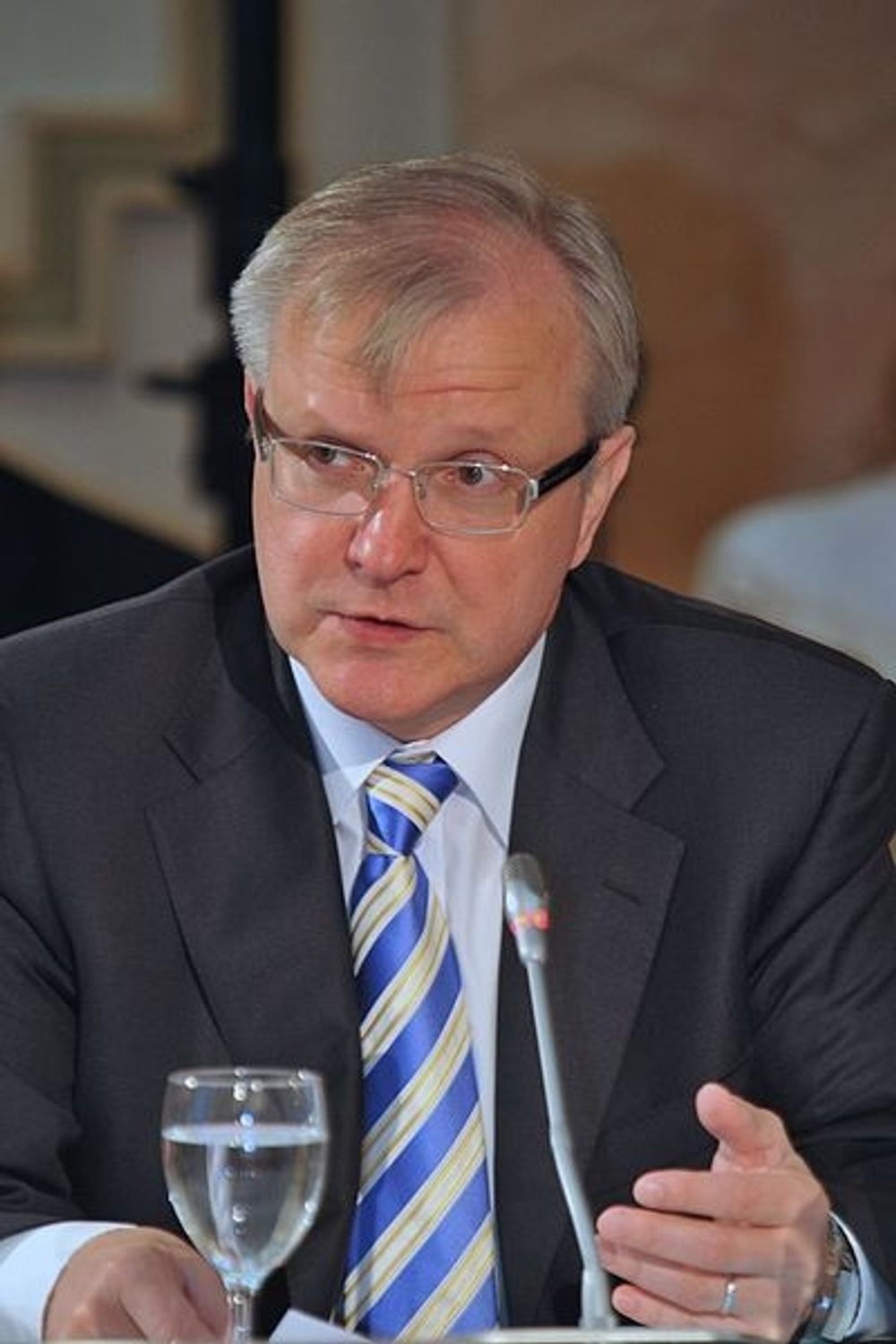 EU:s finanskommissarie Olli Rehn efterlyser fler spanska reformer.