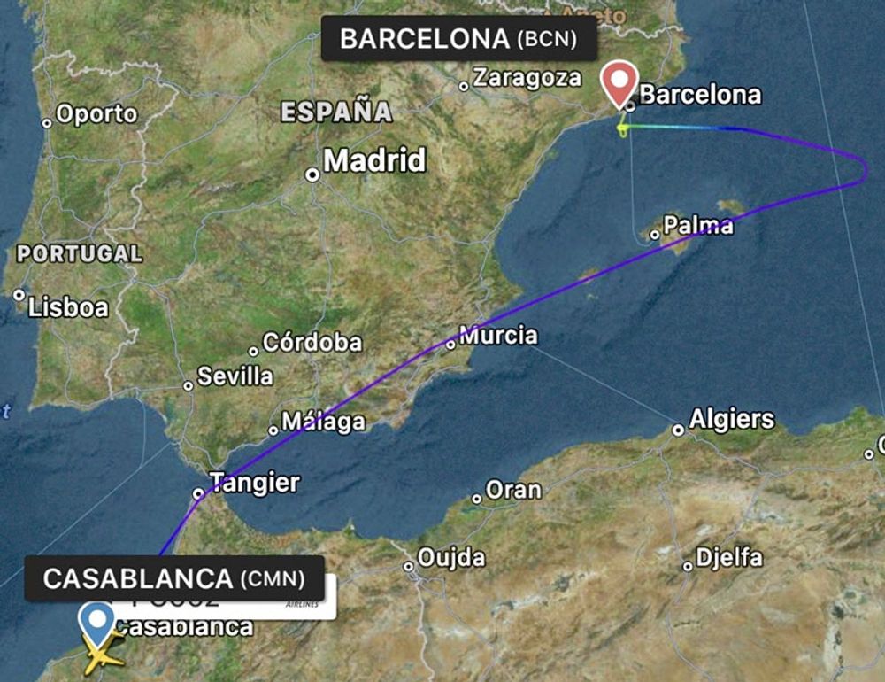 Flygplanet fr&aring;n Pegasus v&auml;nde om och n&ouml;dlandade p&aring; El Prat i Barcelona. Karta: AeroBarcelona News.