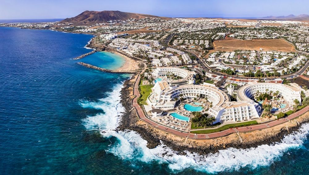 I kommunen Yaiza p&aring; Lanzarote, som inkluderar turistorten Playa Blanca, utg&ouml;r turistl&auml;genheter 22 procent av det totala antalet bost&auml;der.