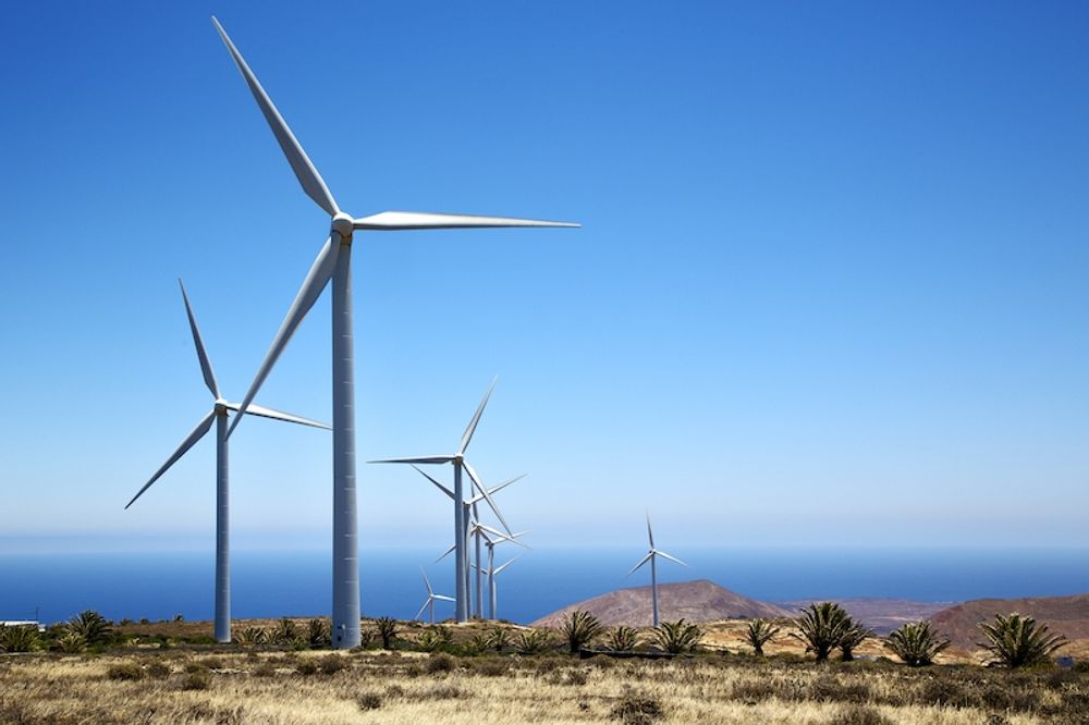Kongressen har antagit en ny lag som inneb&auml;r att Spanien m&aring;ste frig&ouml;ra sig fr&aring;n fossila br&auml;nslen helt till 2050.