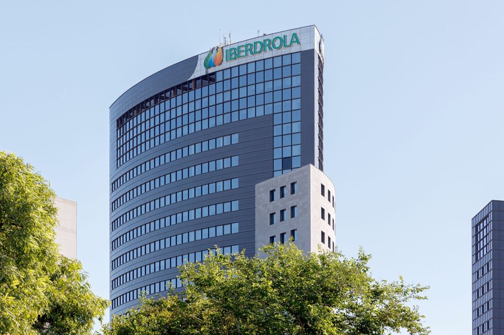 Direkt&ouml;ren f&ouml;r Iberdrola Ignacio S&aacute;nchez Gal&aacute;n presenterade &aring;rsresultatet efter ett &aring;r d&auml;r investeringar i eln&auml;t och f&ouml;rnybar energi drev upp vinsten till den h&ouml;gsta niv&aring;n i bolagets historia.