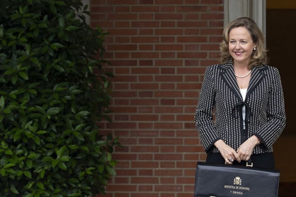 Finansministern Nadia Cavi&ntilde;o f&aring;r sv&aring;rt att uppfylla EU-kraven i &aring;r p&aring; Spaniens ackumulerade statsskuld.