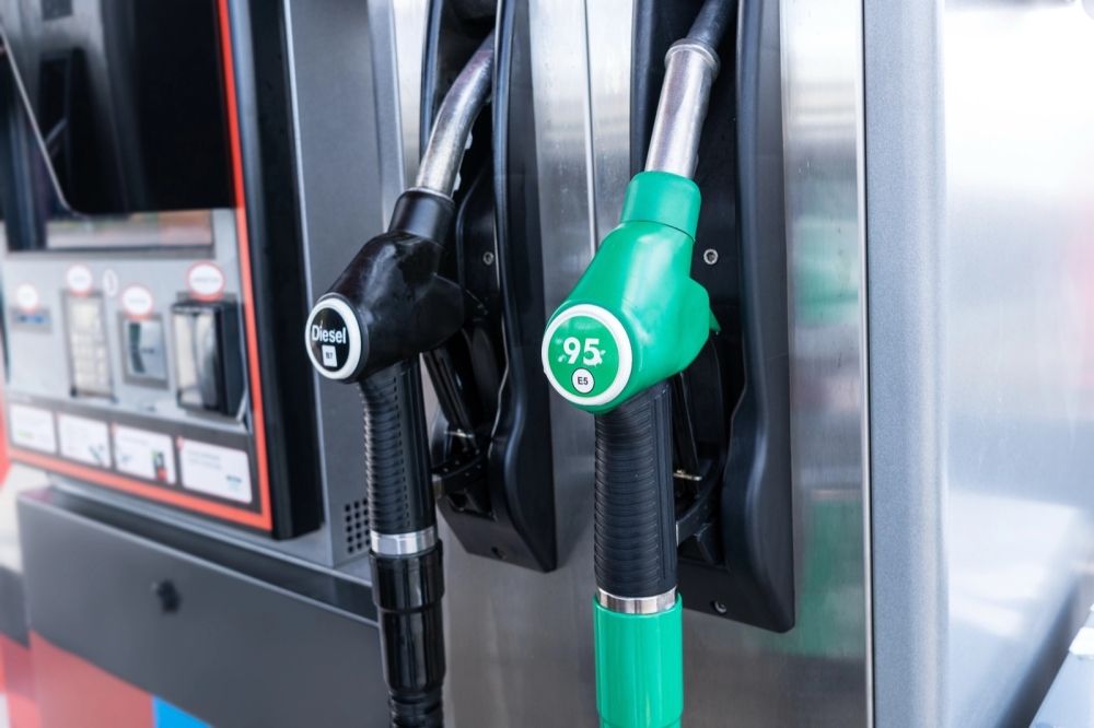 Sedan USA:s och Israels milit&auml;ra operationer mot Iran inleddes i slutet av februari hade dieselpriset &ouml;kat med 29 procent, medan bensinpriset stigit med 16 procent.