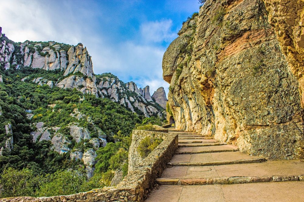 Grundaren av modekedjan Mango, Isak Andic, omkom den 14 december efter att ha fallit 150 meter under en vandring vid Montserrat (Barcelona).