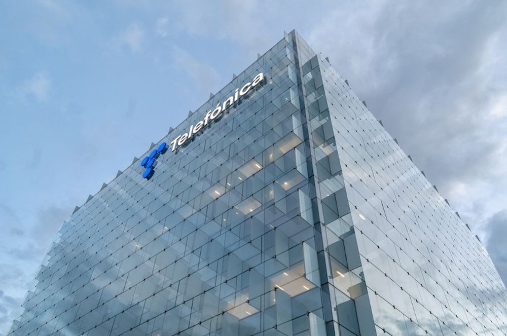 Trots p&aring;st&aring;endena om aktiek&ouml;p i hemlighet finner det spanska kontrollorganet CNMV inga tecken p&aring; oegentligheter i f&ouml;rv&auml;rvandet av andelar i Telef&oacute;nica.