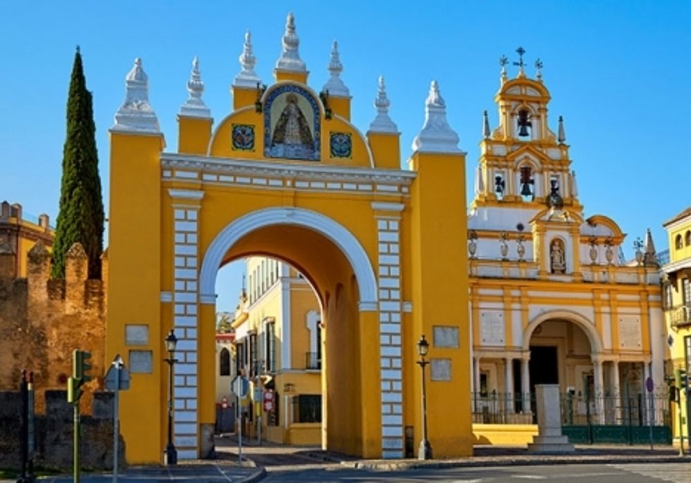 Lagen om det demokratiska minnet tr&auml;dde i kraft i mitten av oktober och har redan &aring;tlytts av br&ouml;draskapet La Macarena, i Sevilla.