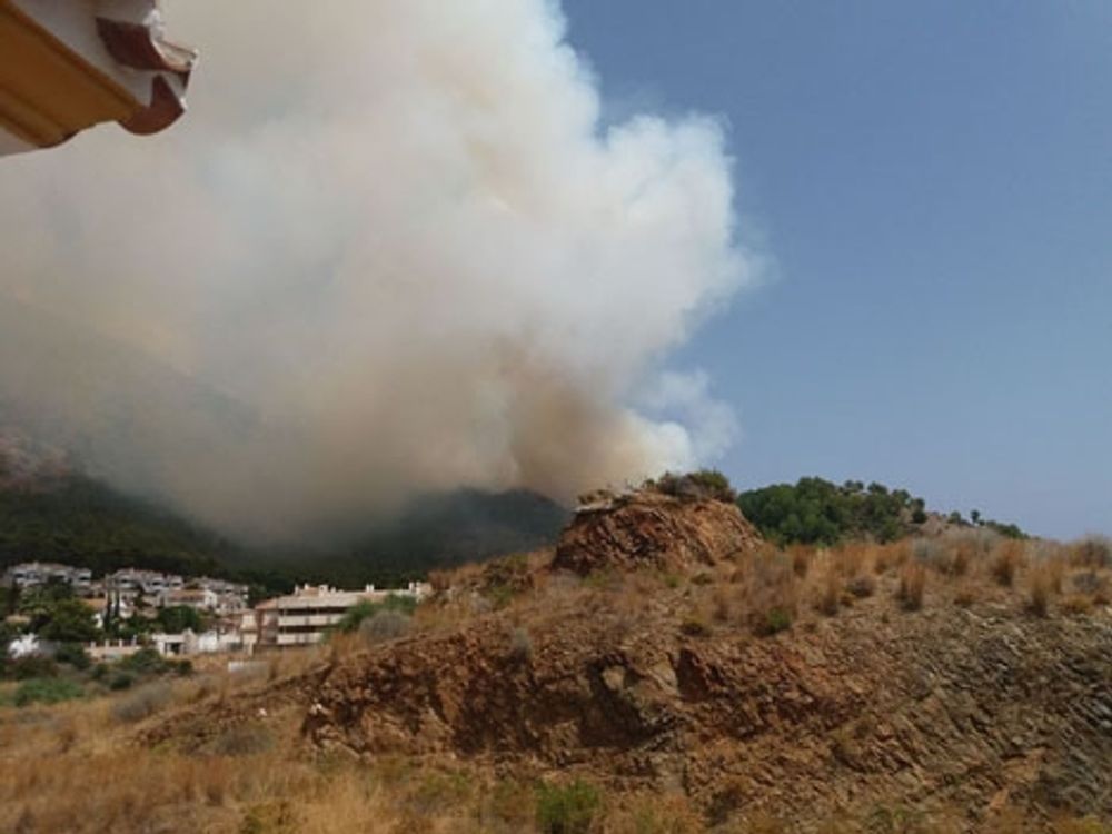Branden vid El Higuer&oacute;n ska ha orsakats av en havererad bil. Foto: Juancho Mart&iacute;n Ruiz-Hidalgo