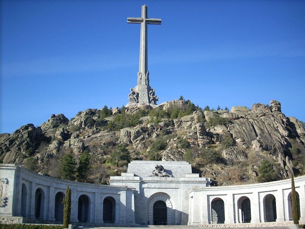 Francos gravplats tills f&ouml;rra &aring;ret, Valle de los Ca&iacute;dos, norr om Madrid.