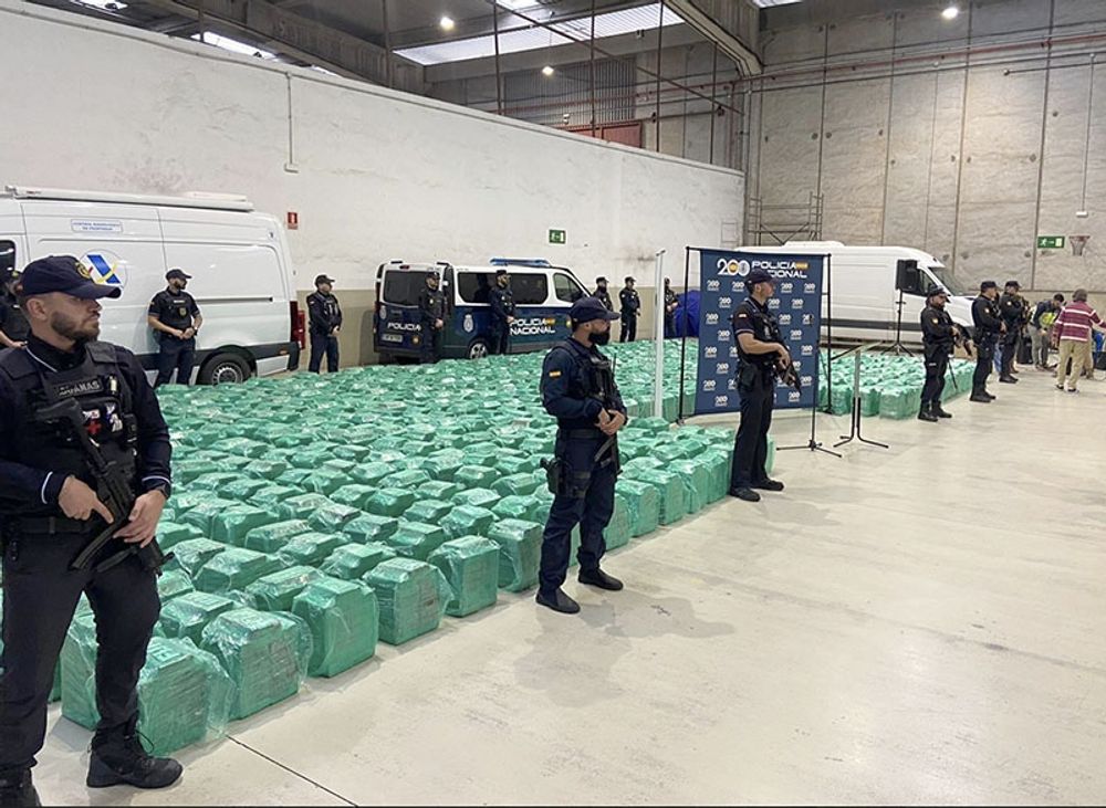 Skandalen har bland annat kopplingar till ett rekordbeslag av 13 ton kokain som nyligen gjordes i Algeciras. Foto: Polic&iacute;a Nacional